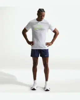 Short con pantalón interior integrado de 12,7 cm Dri-Fit Nike Miler Hombre – 1/4