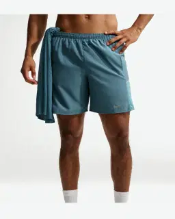 Short con pantalones cortos integrados de 18 cm Dri-Fit Nike Miler Hombre – 2/4