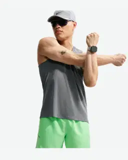 Short con pantalones cortos integrados de 18 cm Dri-Fit Nike Miler Hombre – 4/4