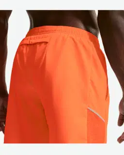 Short con pantalones cortos integrados de 18 cm Dri-Fit Nike Miler Hombre – 3/4