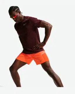Short con pantalones cortos integrados de 18 cm Dri-Fit Nike Miler Hombre – 4/4
