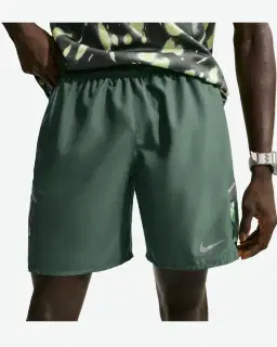 Short con pantalones cortos integrados de 18 cm Dri-Fit Nike Miler Hombre – 2/4
