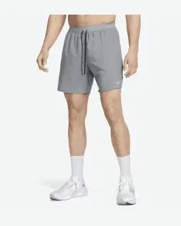 Short con shorts interiores integrados de 18 cm Dri-Fit Nike Stride Hombre – 1/4