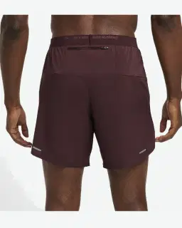 Short con shorts interiores integrados de 18 cm Dri-Fit Nike Stride Hombre – 3/4