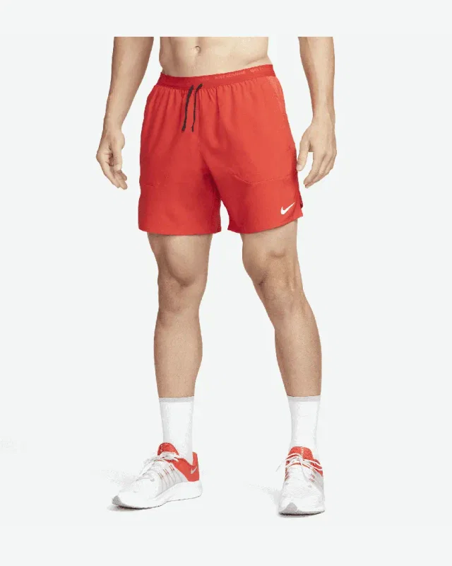 Short con shorts interiores integrados de 18 cm Dri-Fit Nike Stride M