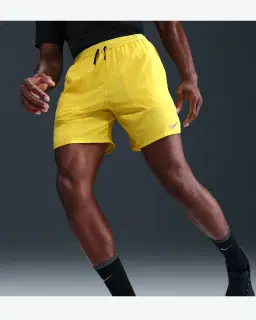 Short con shorts interiores integrados de 18 cm Dri-Fit Nike Stride Hombre – 2/4