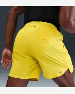 Short con shorts interiores integrados de 18 cm Dri-Fit Nike Stride Hombre – 3/4