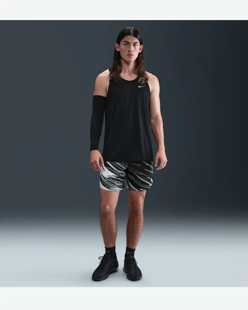 Short con shorts interiores integrados de 18 cm Dri-Fit Nike Stride Hombre