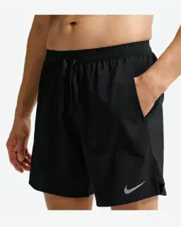 Short con shorts interiores integrados de 18 cm Dri-Fit Nike Stride Hombre – 2/4