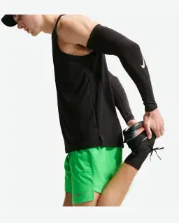 Short con shorts interiores integrados de 18 cm Dri-Fit Nike Stride Hombre – 4/4