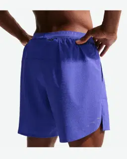Short con shorts interiores integrados de 18 cm Dri-Fit Nike Stride Hombre – 3/4