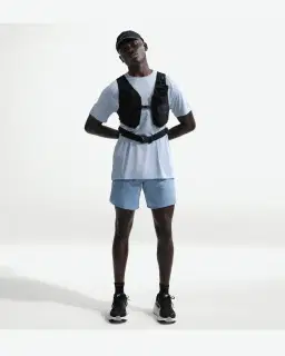 Short con shorts interiores integrados de 18 cm Dri-Fit Nike Stride Hombre – 1/4