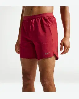 Short con shorts interiores integrados de 18 cm Dri-Fit Nike Stride Hombre – 2/4