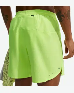 Short con shorts interiores integrados de 18 cm Dri-Fit Nike Stride Hombre – 3/4