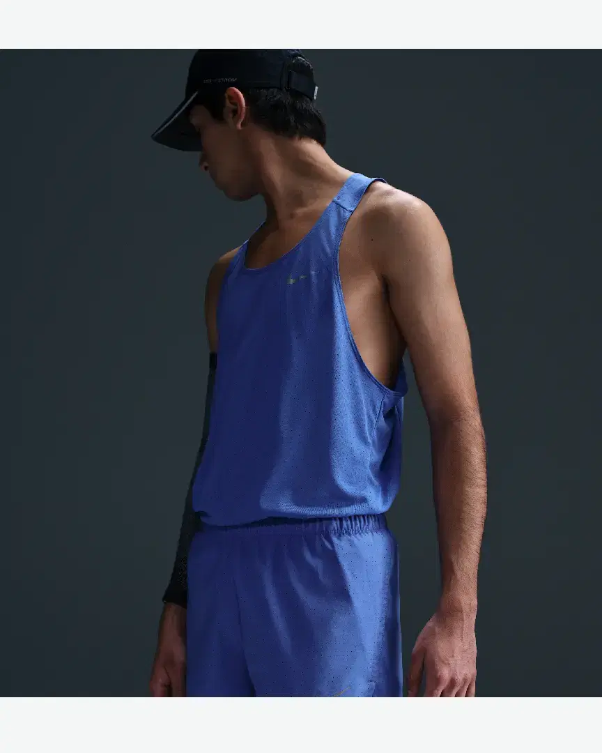 Short con calzón integrado de 8 cm Dri-Fit Nike Fast M - FN3355-411 (1) au meilleur prix !