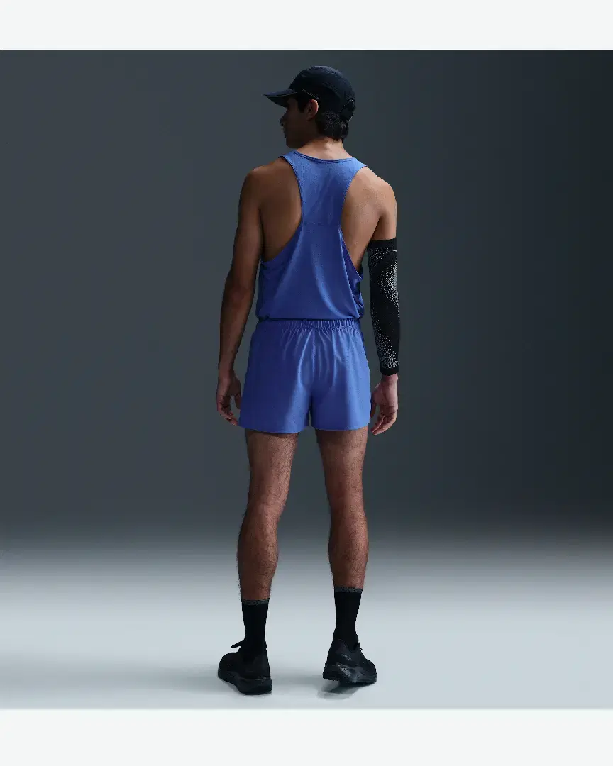 Short con calzón integrado de 8 cm Dri-Fit Nike Fast M - FN3355-411 (3) au meilleur prix !
