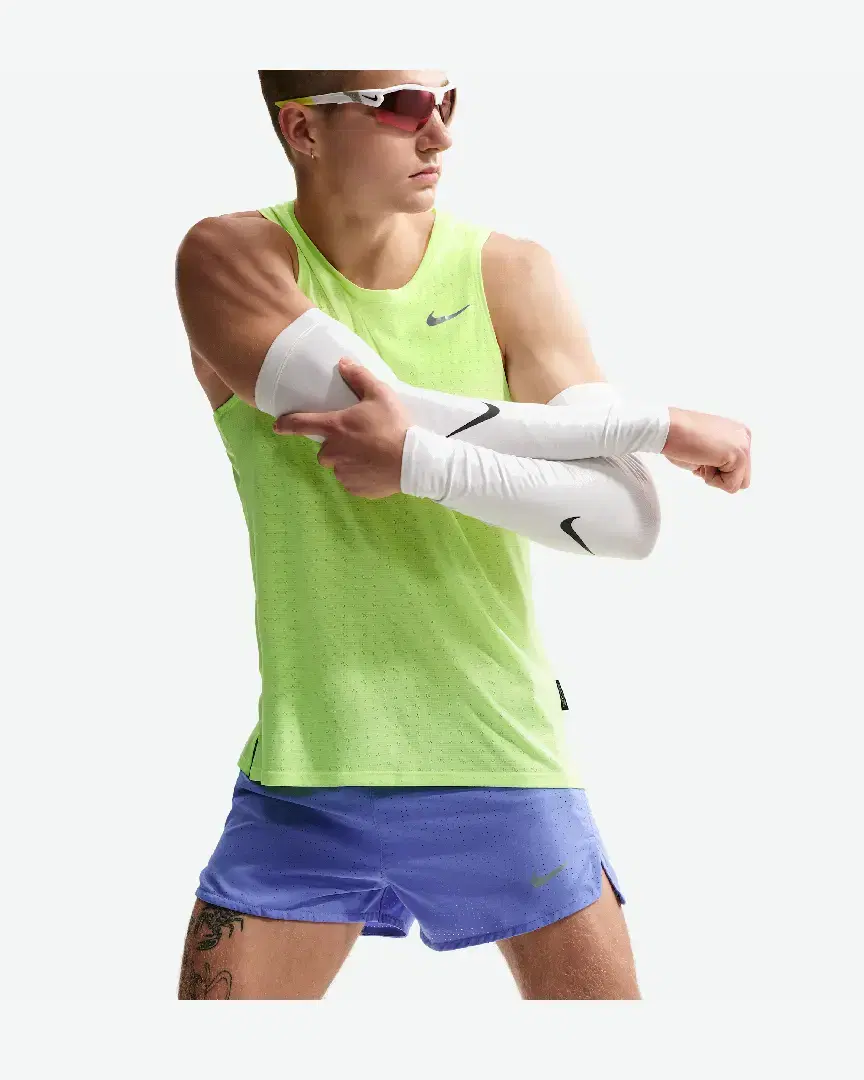 Short con calzón integrado de 8 cm Dri-Fit Nike Fast M - FN3355-570 (3) au meilleur prix !