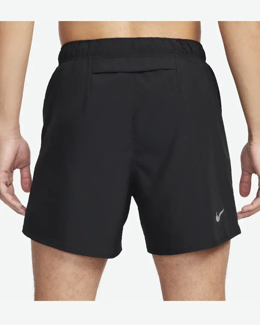 Short con sujetadores integrados Dri-Fit 13 cm Nike Challenger Flash M - FN3048-010 (2) au meilleur prix !