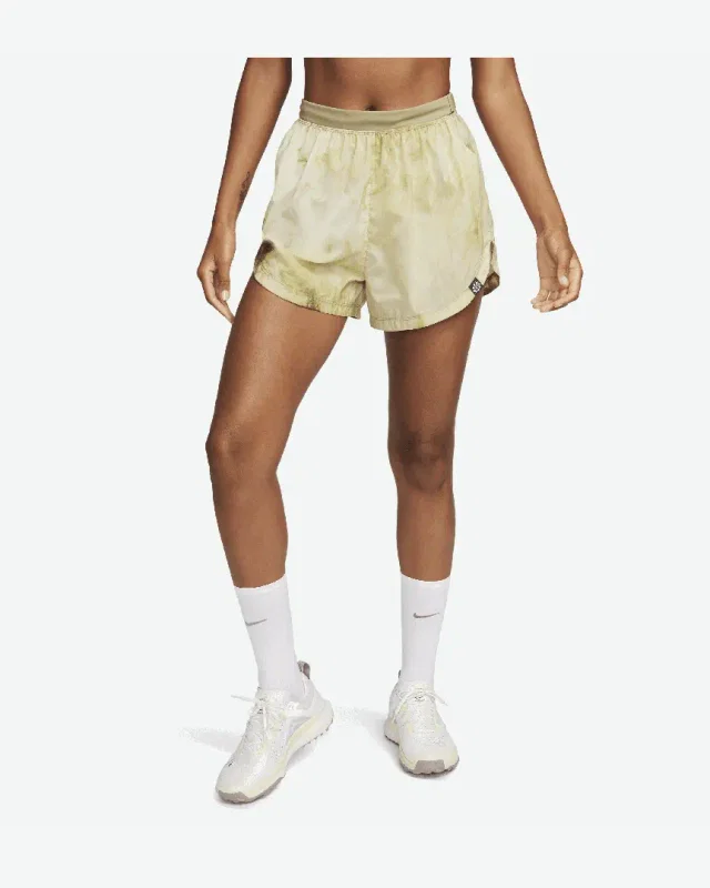 Short de trail con bolsillos y short interior integrado de 8 cm cintura media alta Nike Dri-Fit Repel W