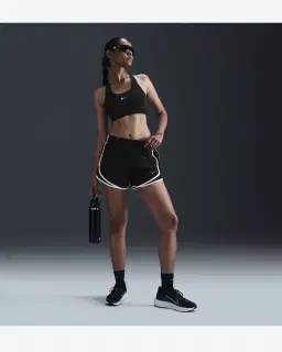 Short Dri-Fit de cintura alta con pantalón corto integrado Nike Tempo Mujer – 1/4