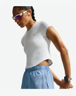 Short Dri-Fit de cintura alta con pantalón corto integrado Nike Tempo Mujer – 4/4