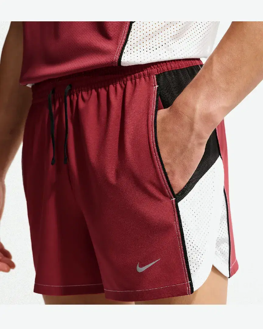 Short Hombre Con Sujetador Integrado 10 Cm Dri-Fit Nike Retro M - IF2030-613 (1) au meilleur prix !