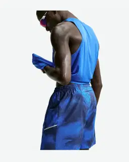 Short con pantalones cortos integrados de 18 cm Dri-Fit Nike Miler Hombre – 3/4