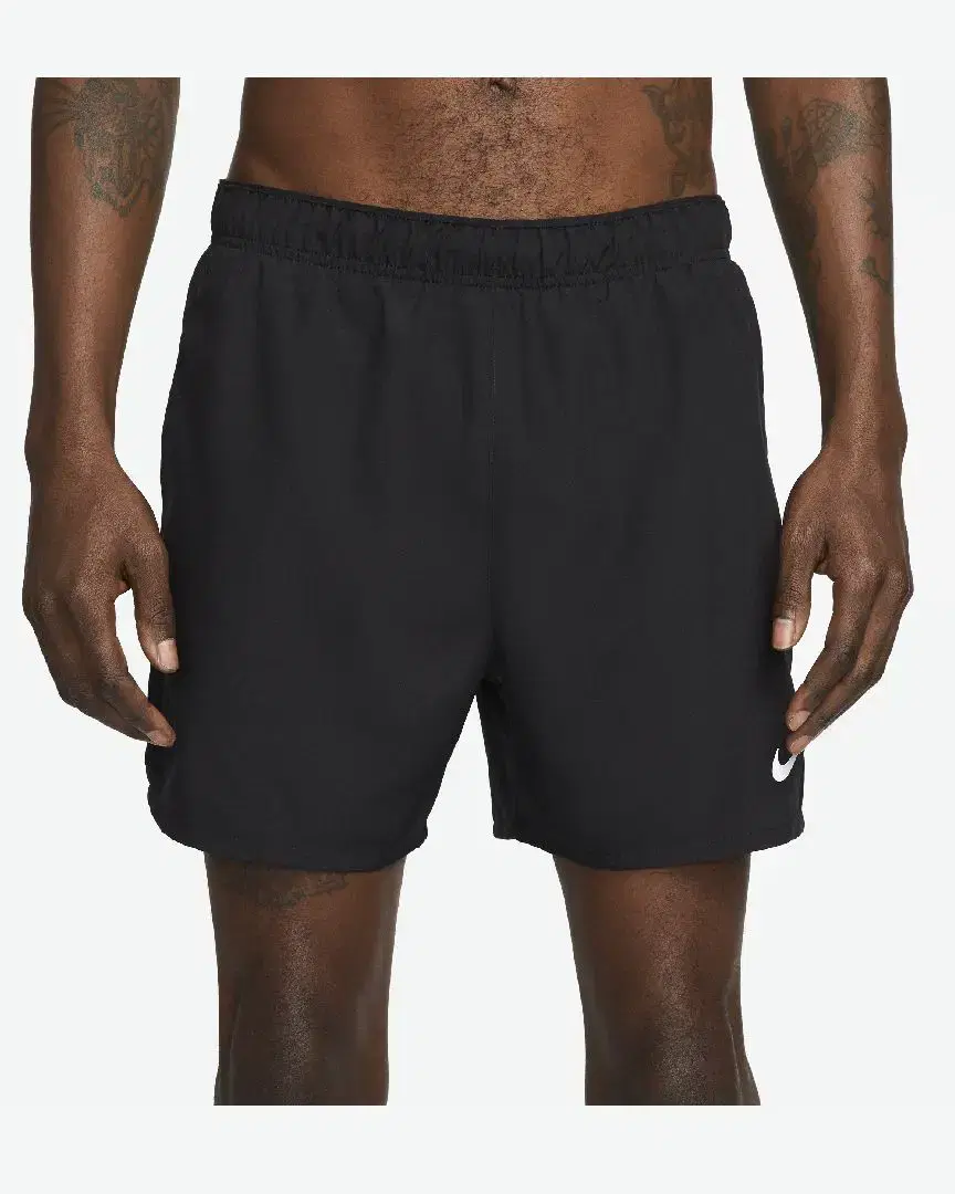 Pantalón corto polivalente con interior de malla de 13 cm Nike Dri-Fit Challenger M - DV9363-010 (1) au meilleur prix !