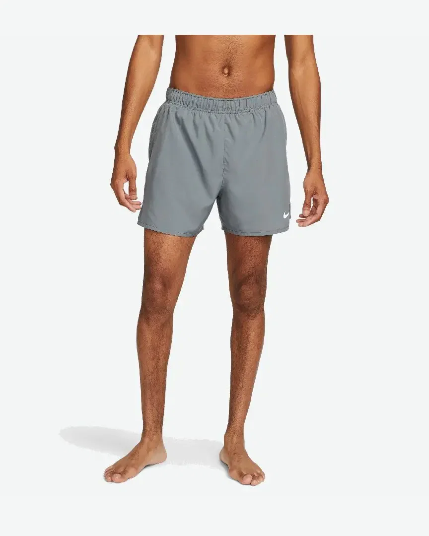 Pantalón corto polivalente con interior de malla de 13 cm Nike Dri-Fit Challenger Hombre