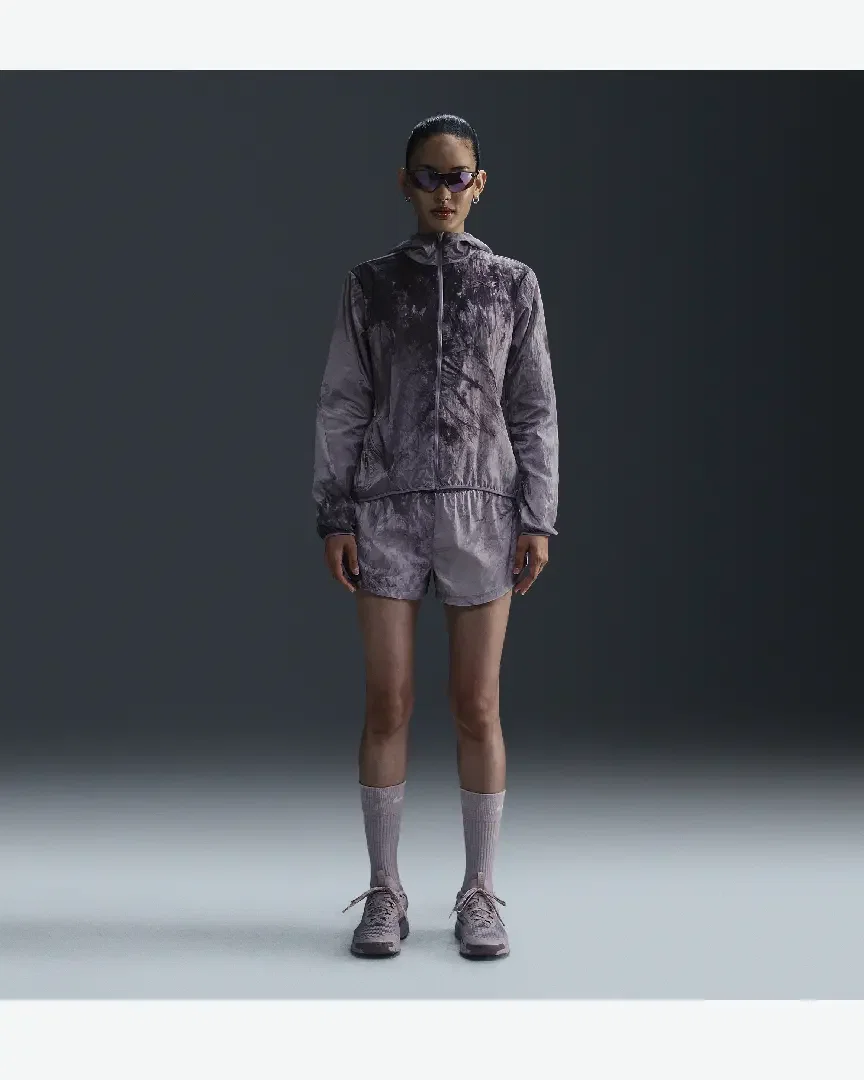 Short repel altura media con short interior integrado 8 cm Nike Trail Mujer