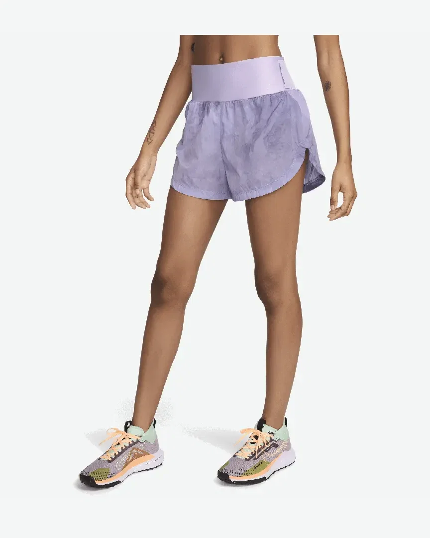 Short repel altura media con short interior integrado 8 cm Nike Trail Mujer