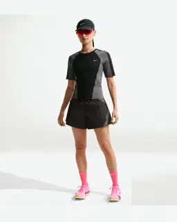 Short de Cintura Alta Impermeable con Pantalón Corto Interior Integrado Nike Swift Mujer – 1/4