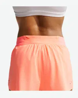 Short de Talla Media con Pantalón Corto Incorporado Dri-Fit Nike Swift 6 cm Mujer – 3/4
