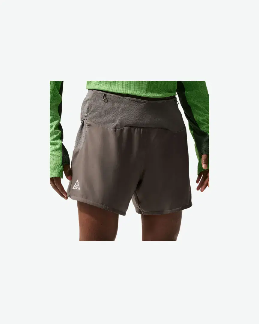 Pantalones cortos Nike ACG Second Sunrise 5 pulgadas M - IO9675-004 (0) au meilleur prix !