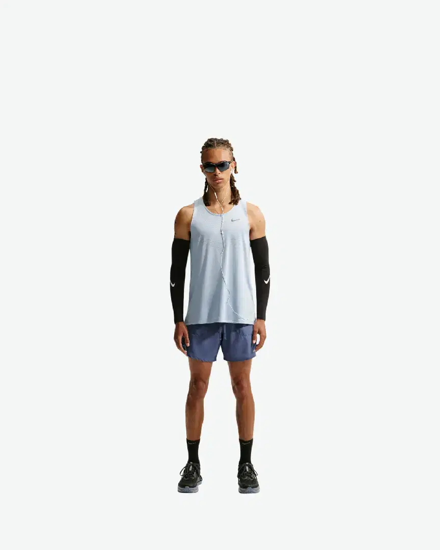 Corto 2-En-1 18 Cm Dri-Fit Nike Stride M - IF2036-491 (1) au meilleur prix !