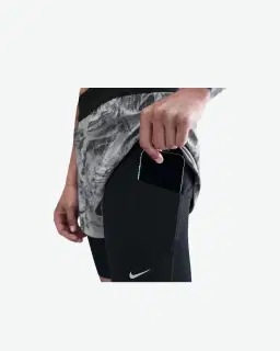Short 2-en-1 de talle media alta Dri-Fit Nike Swift Mujer – 3/3