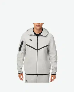 Sudadera con Capucha Nike Hombre Nk Tch Flc Fz Wr Hoodie Hombre – 1/2