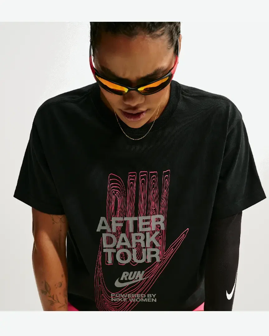 Camiseta de Manga Corta Dri-Fit Nike After Dark Tour W