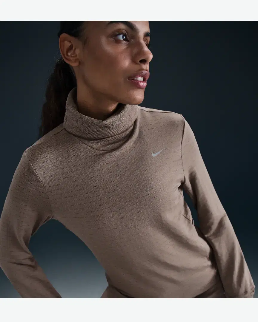 Camiseta de cuello alto Nike Therma-Fit Swift W - Women (21) au meilleur prix !