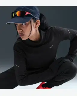 Camiseta de cuello alto Nike Therma-Fit Swift Mujer – 3/4