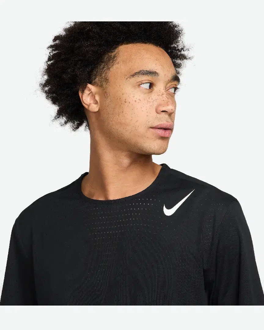 Camiseta de manga corta Dri-Fit Adv Nike Aeroswift M - HJ3377-010 (2) au meilleur prix !
