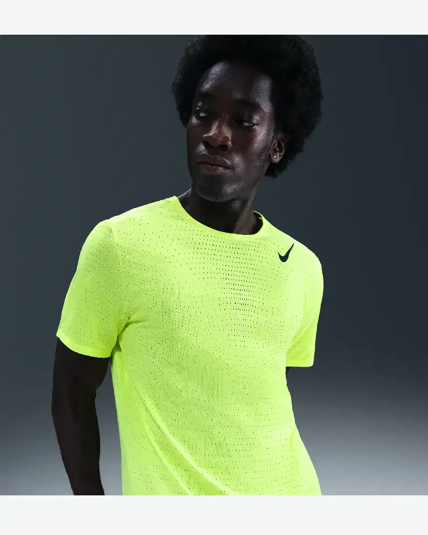 Camiseta Nike Aeroswift M - Men (12) au meilleur prix !