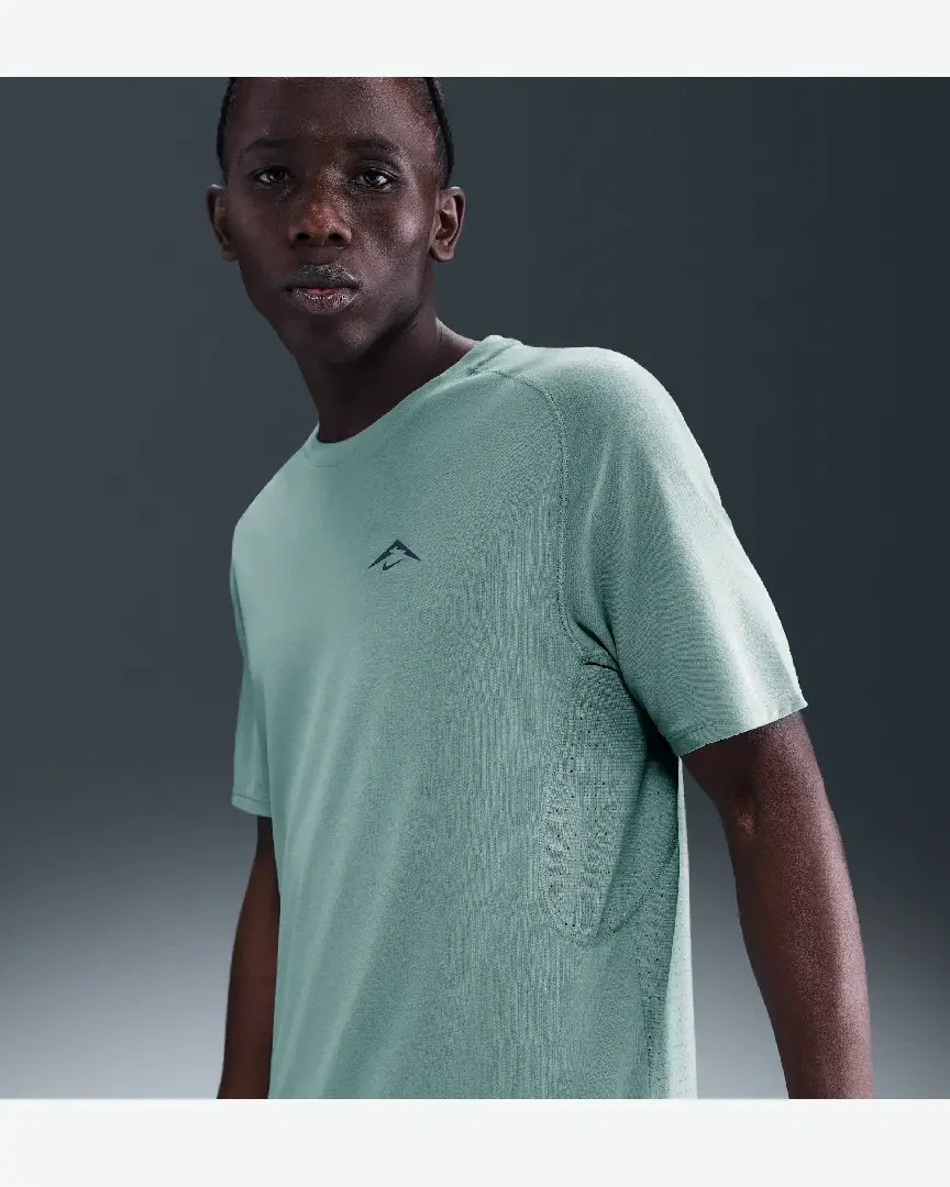 Camiseta Nike Solar Chase Hombre