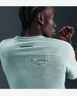 Camiseta Nike Solar Chase Hombre – 2/4