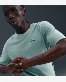 Camiseta Nike Solar Chase Hombre – 3/4