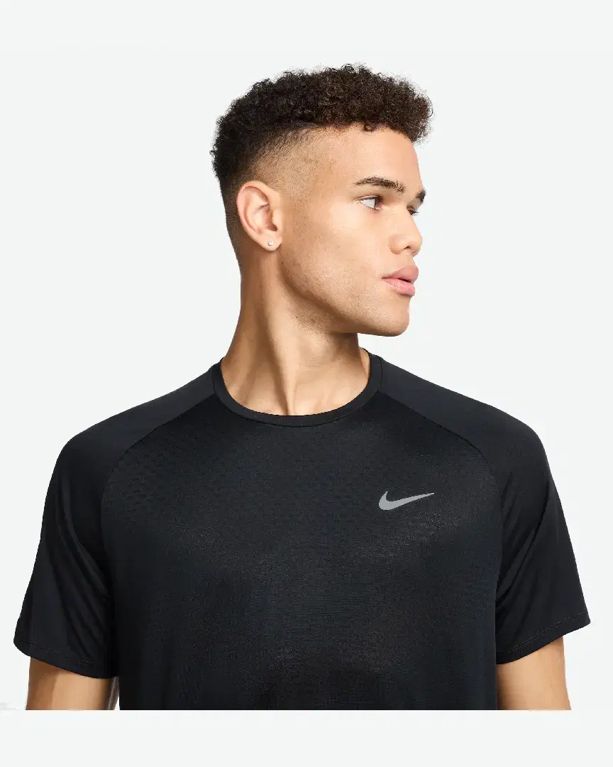 Camiseta Nike Stride M - HV5203-010 (2) au meilleur prix !