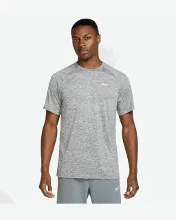 Camiseta Nike Stride Maratón de Berlín Hombre – 1/4