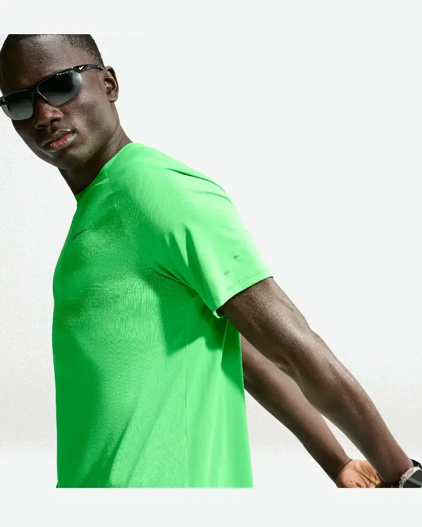 Camiseta de manga corta con patrones reflectantes Dri-Fit Adv Nike Stride M - HV5203-329 (2) au meilleur prix !