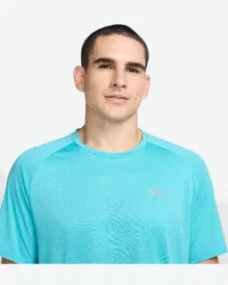 Camiseta Nike Stride Hombre – 3/4