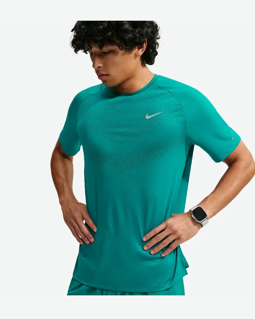 Camiseta de manga corta con patrones reflectantes Dri-Fit Adv Nike Stride M